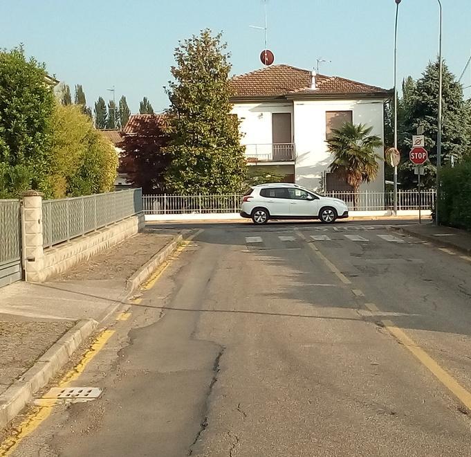 Via Dalla Chiesa, ok al piano per sistemare l’incrocio 