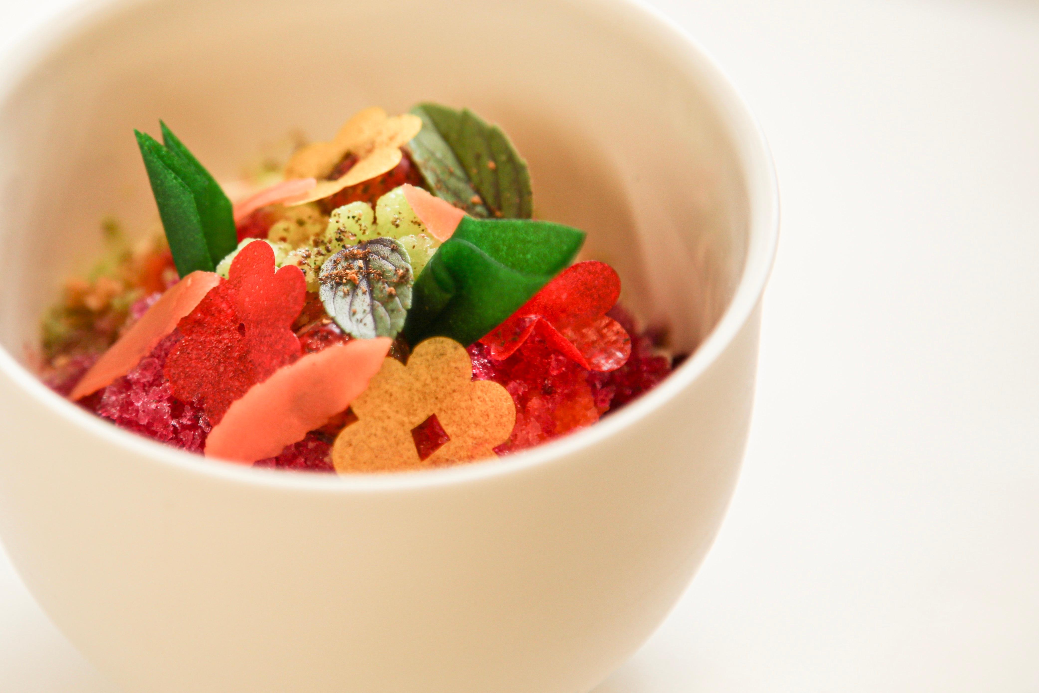 Modena. L'Osteria  Francescana di Chef Bottura riapre e parte in un “viaggio” di piatti psichedelici ricordando i Beatles  