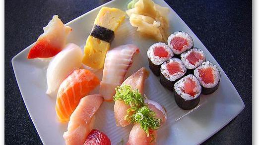 Apre un ristorante di sushi in Versilia: si cercano giovani rider