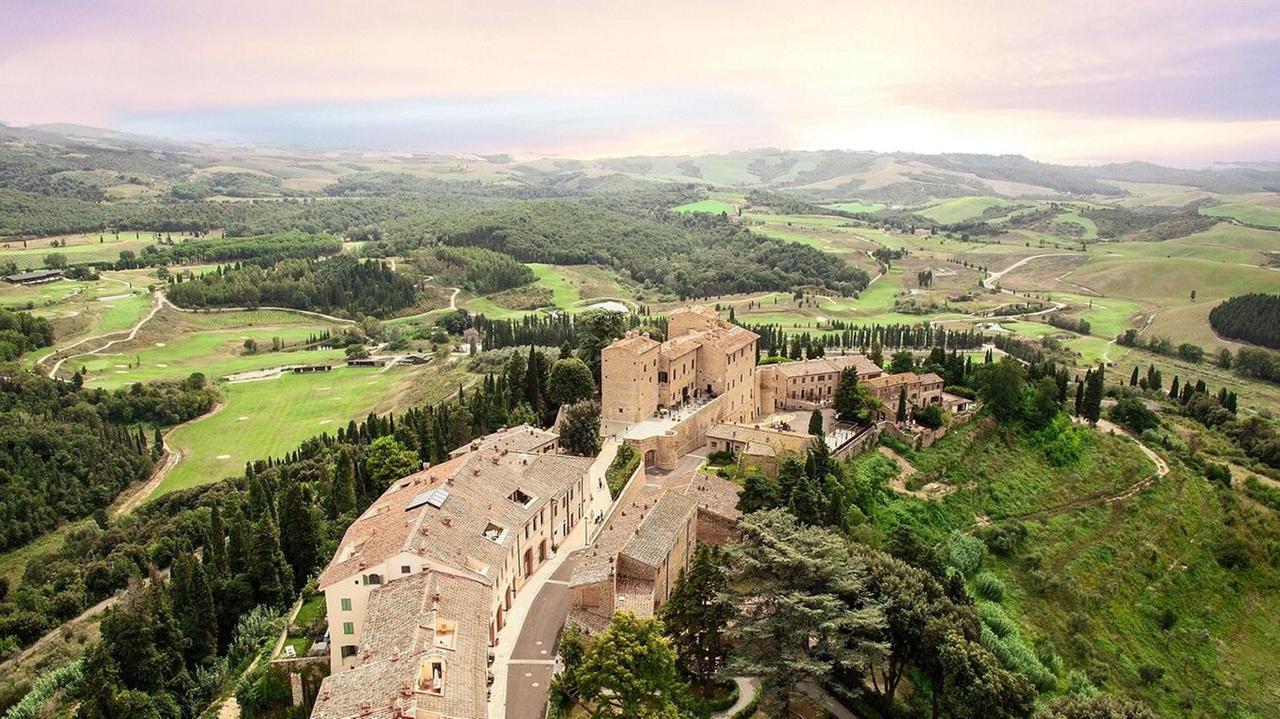 Il borgo di Castelfalfi nel comune di Montaione