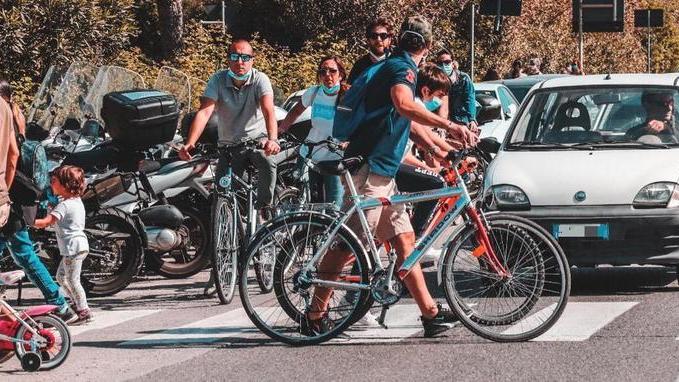 Dai Quattro Mori alle periferie Il Comune accoglie le idee dei ciclisti