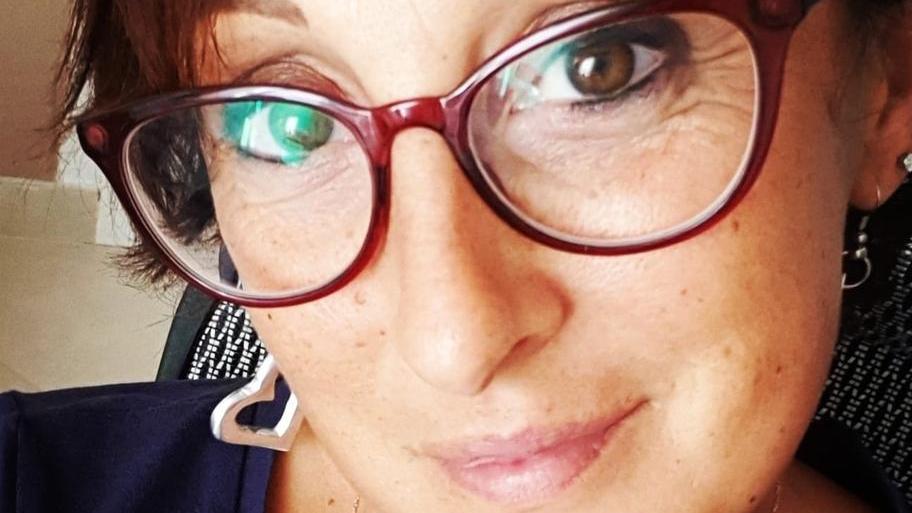 Muore ingegnera di 44 anni. Gli amici: «Grande esempio di coraggio e di carattere»