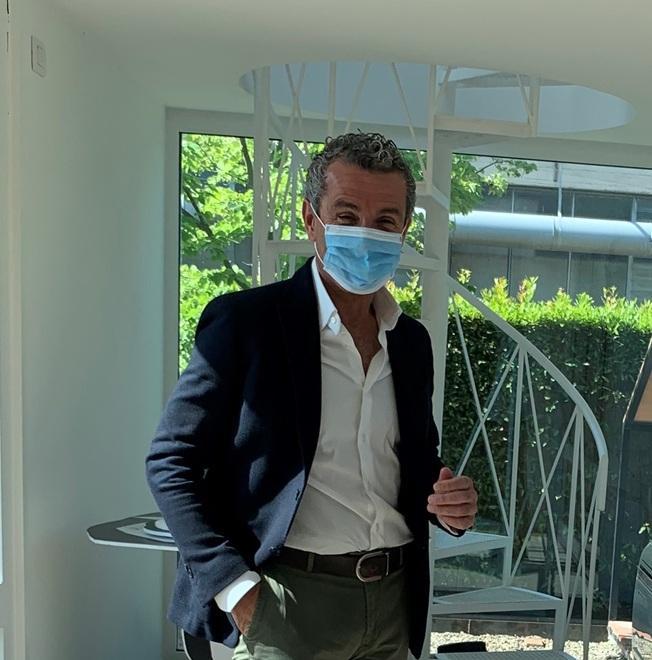 Un pollaio in azienda per lavorare meglio «La forma dell’uovo è il segno del risveglio»