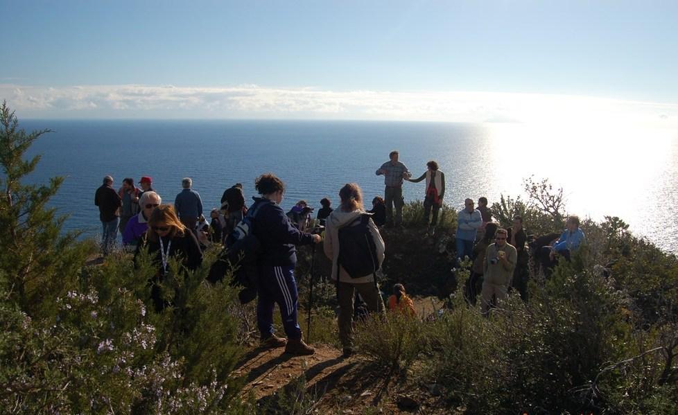 Azzerate le vacanze dei gruppi «Futuro nero, siamo disperati» 