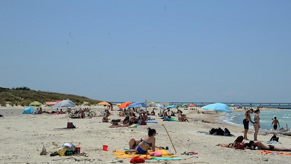 Il Comune dispone anche la mappatura fotografica per controllare le spiagge