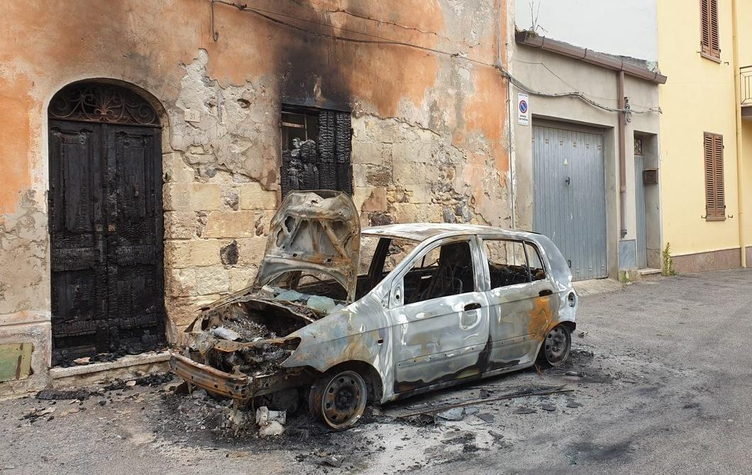Ennesima auto incendiata, a Ploaghe è allarme 