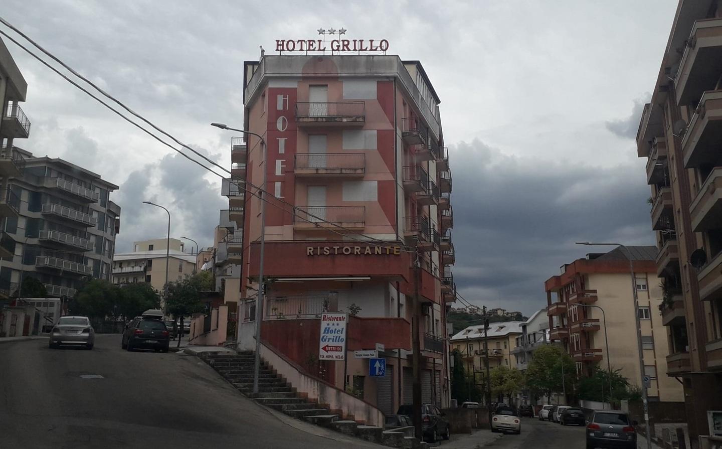 Hotel, a Nuoro aperto solo il Grillo: «Sabato il primo gruppo» 