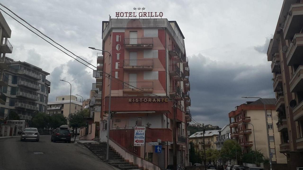 Hotel, a Nuoro aperto solo il Grillo: «Sabato il primo gruppo» 
