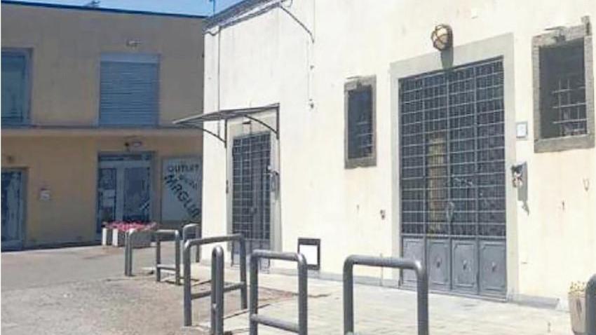 L’immobile che ospitava il centro olistico in via Francesca a Montecalvoli
