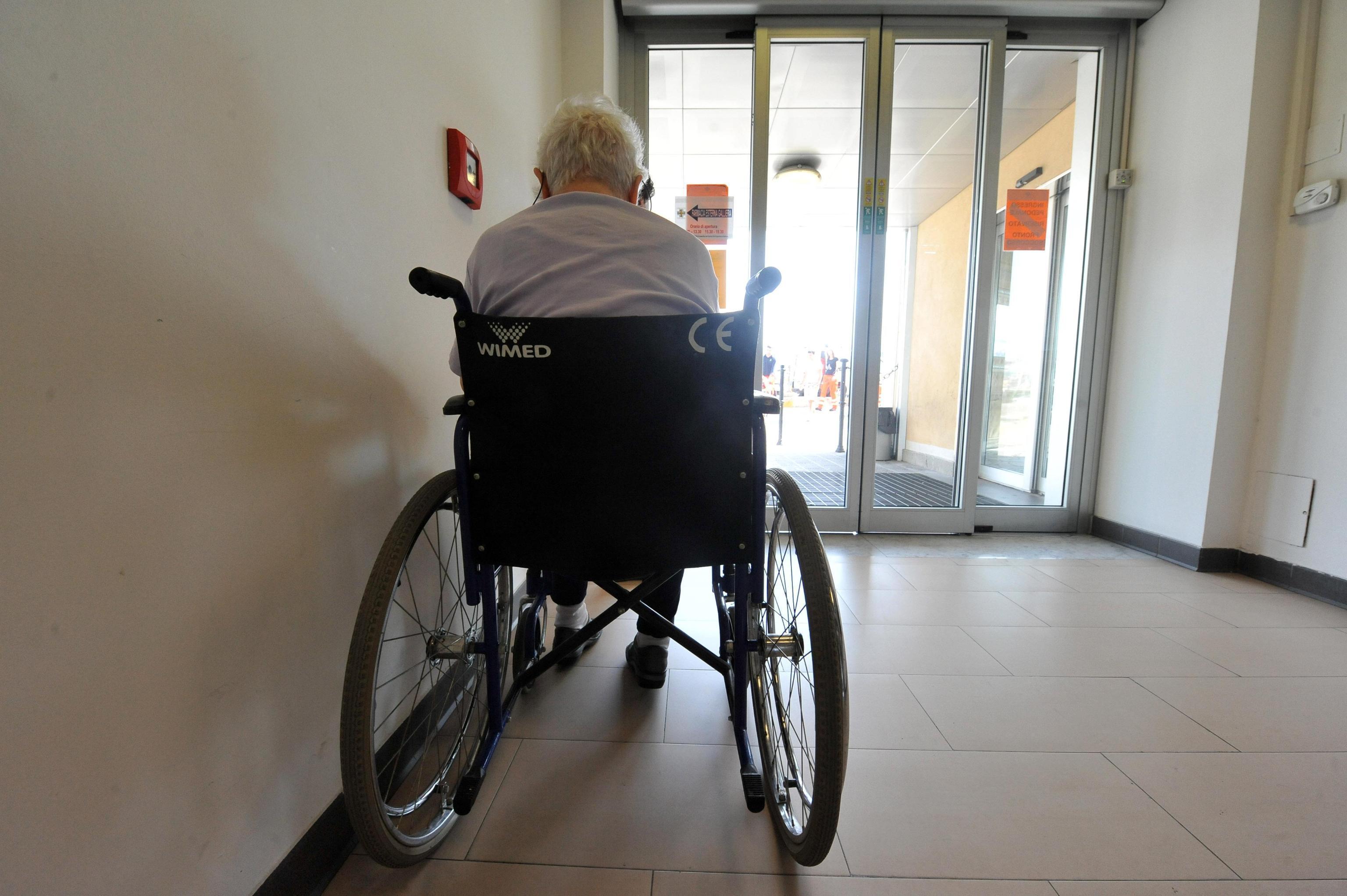 Fase 3 in Sardegna, ancora vietate le visite dei ricoverati: protestano i familiari