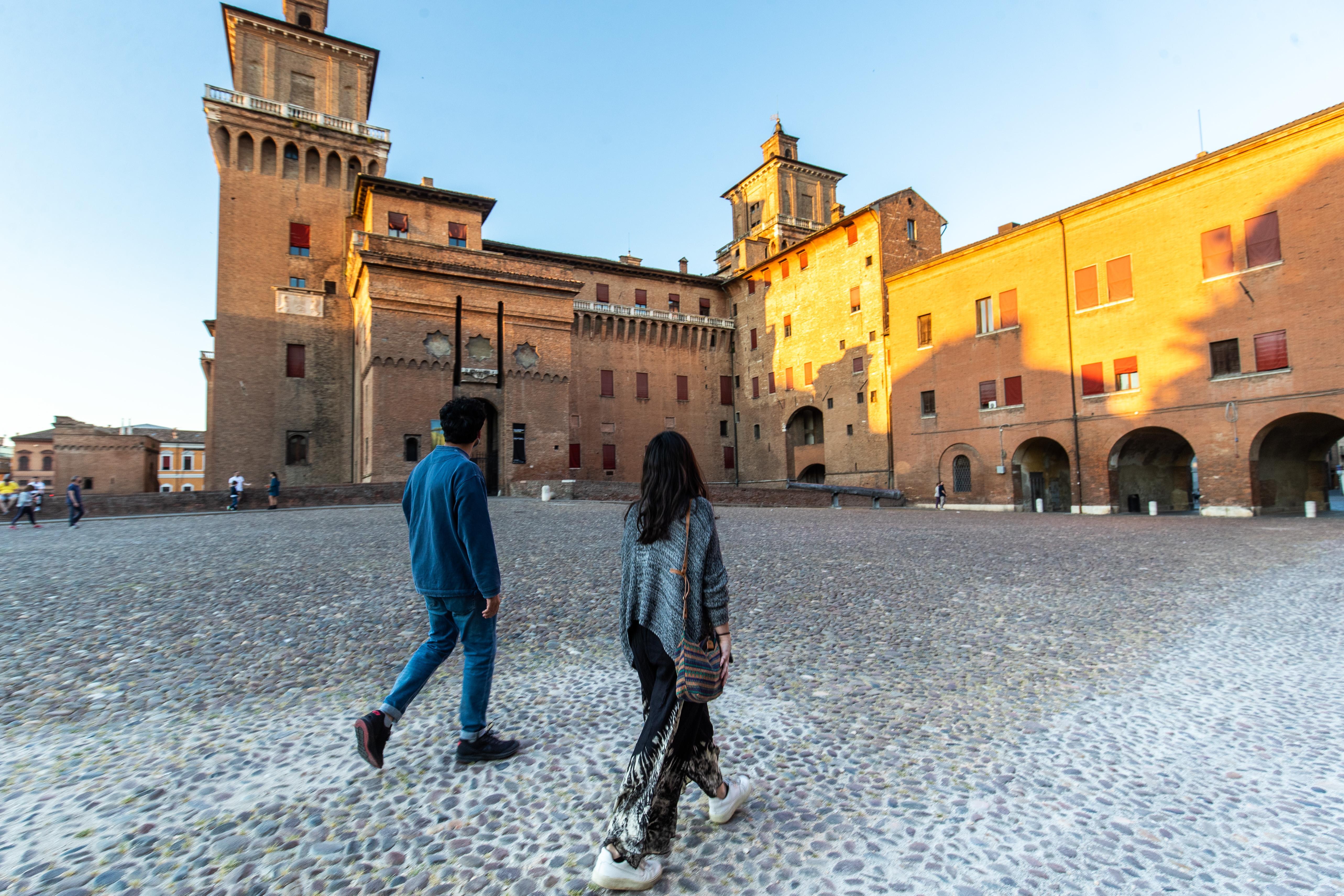 Ferrara, il Castello riparte: Previati in parete fino a fine anno