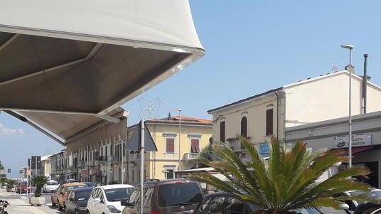 Un tratto di via Maiorca a Marina di Pisa