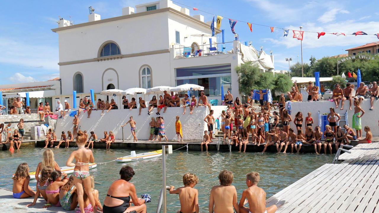 Riaprono i bagni di Livorno dal 7 giugno: Lido, Roma e Rex il 13, Fiume il 20 ma vanno finiti i lavori