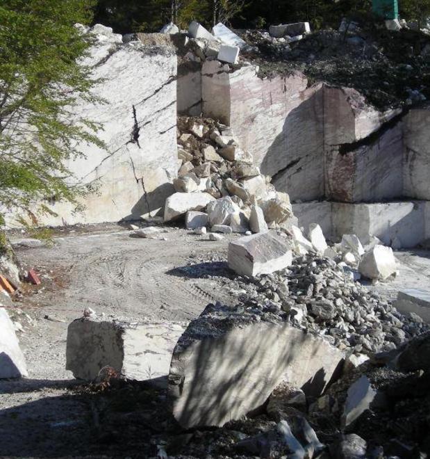 Associazione ambientalista contro l’apertura di cave di marmo 