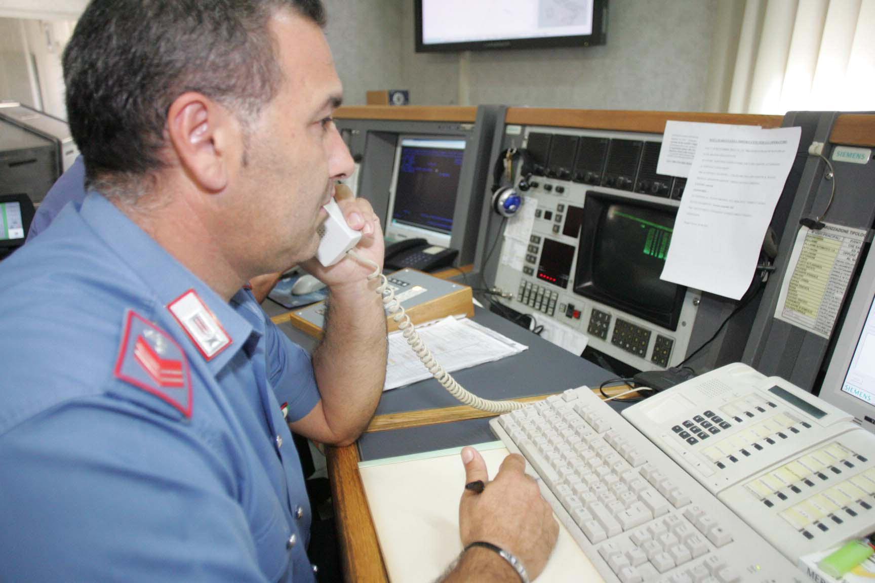 Vuole suicidarsi ingerendo veleno agricolo, salvato dai carabinieri