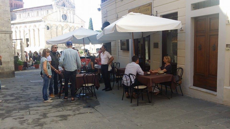 Suolo pubblico gratis, così si creano disparità: i ristoratori di Massa Marittima attaccano il sindaco