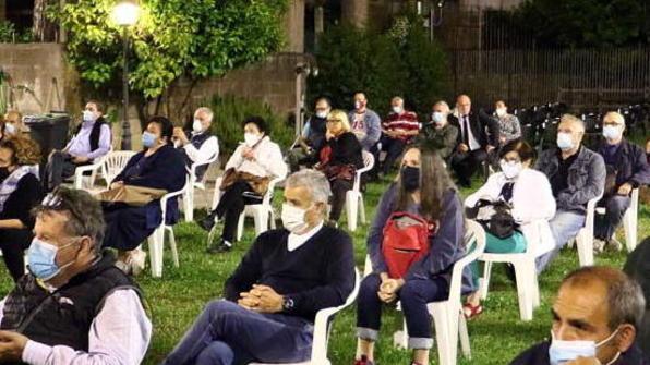 Ponte da abbattere, cittadini di Avenza in rivolta: "Soldi buttati via»
