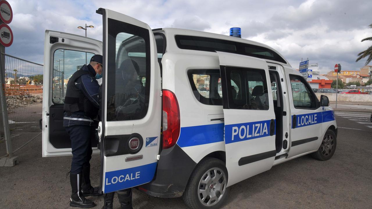 Officine e carrozzeria abusive: a Sassari sequestrato un terreno