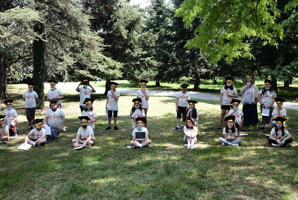 Il grande parco di Spilamberto come classe: finalmente gli alunni si ritrovano per salutarsi 