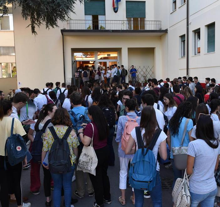 Buonriposi scrive a Firenze: «No al taglio delle cattedre» 