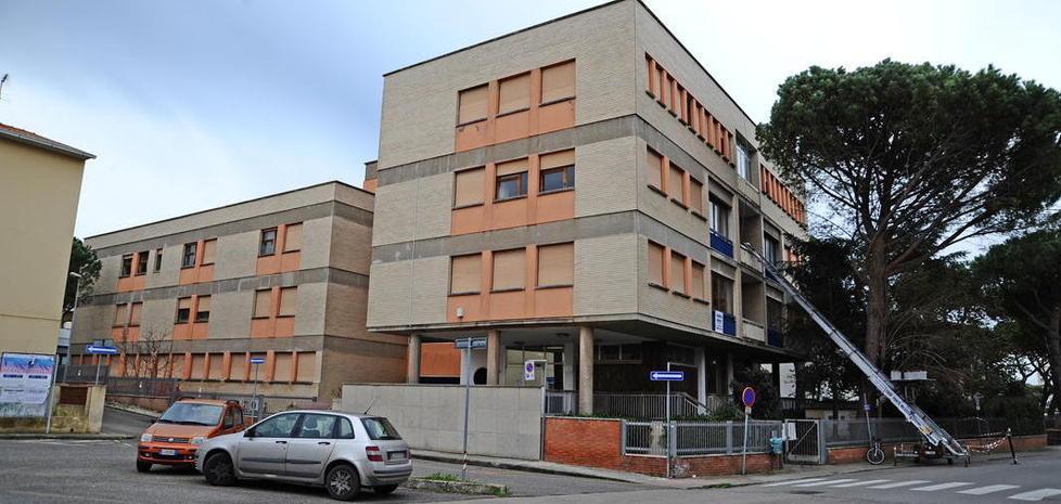 «Ambulatori e visite fuori dall’ospedale riaprire la struttura in via Savonarola» 