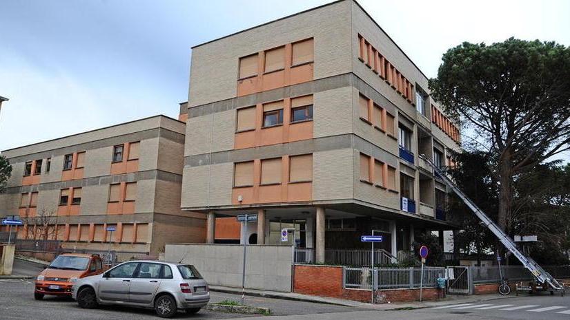 «Ambulatori e visite fuori dall’ospedale riaprire la struttura in via Savonarola»