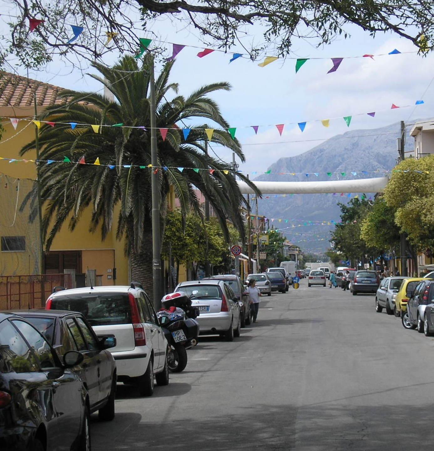 Istituzione della Ztl in via Sauro