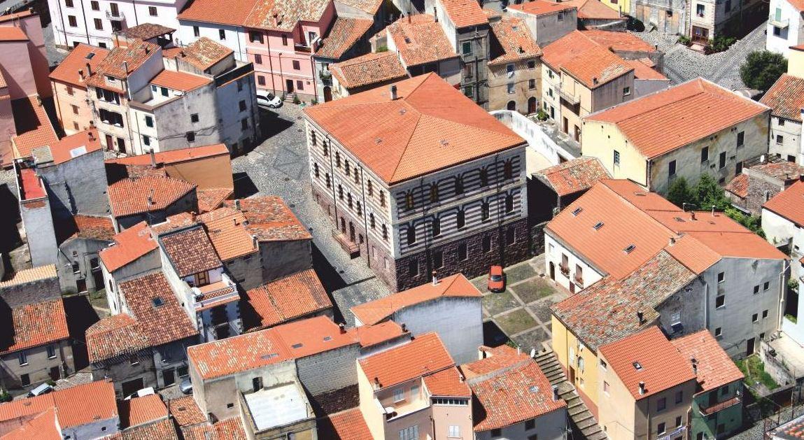 Villanova, l’aula è vuota nuovo sgarbo del sindaco 