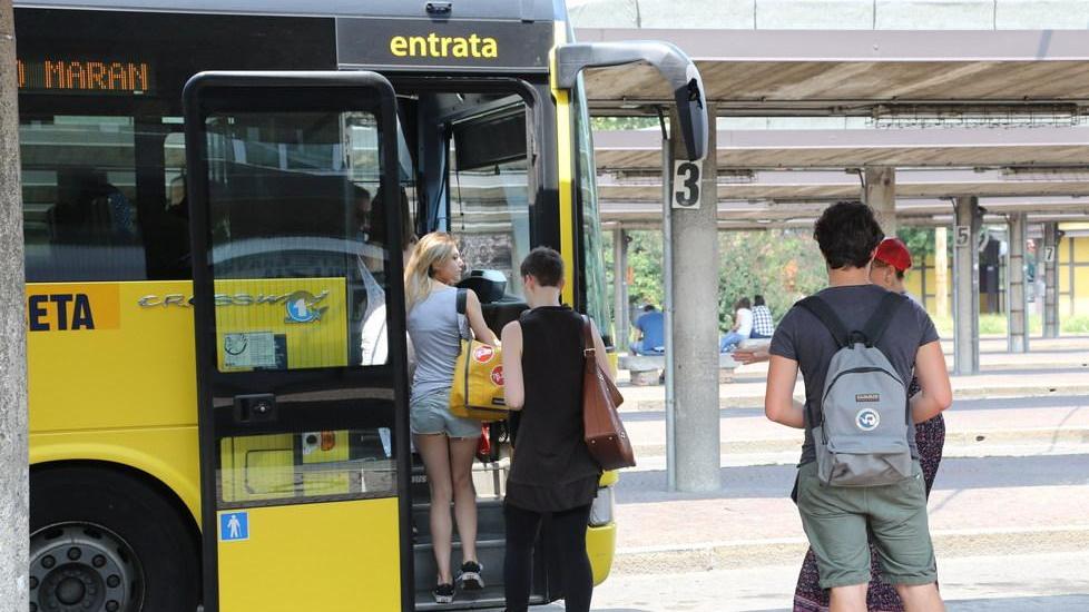 Modena, autisti all'attacco: «Sui bus dal 24 febbraio nessuno fa il biglietto» Ma Seta smentisce tutto