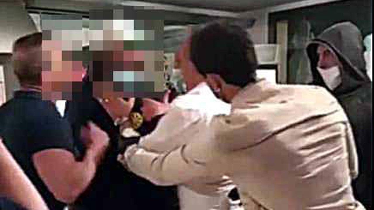 Foglio di via alla manifestazione di Roma, tensioni nel suo bar: «Tu così offendi tutta Carrara»