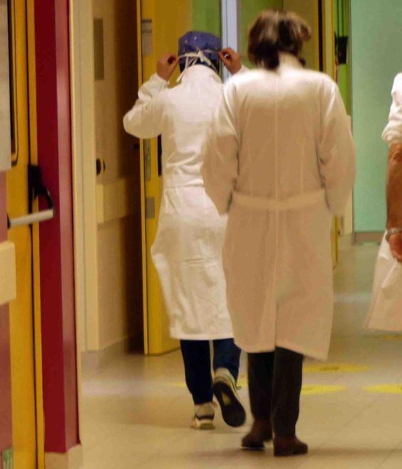 Medici di base e guardia medica, nel Ferrarese pochi accessi e ben distanziati 