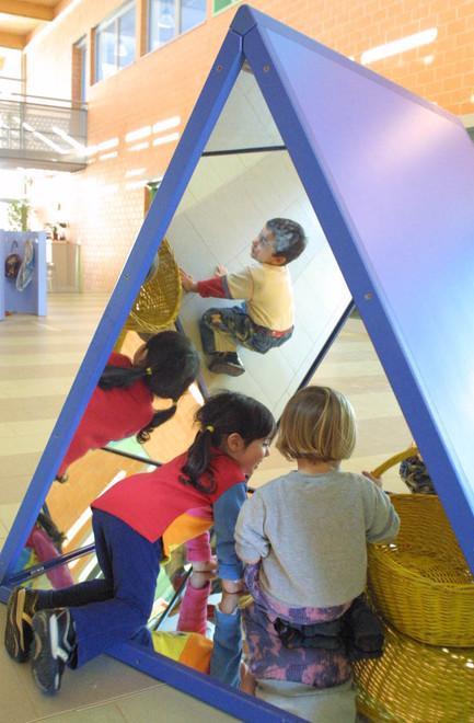 Reggio Emilia, scuole materne: «In due giorni abbiamo ricevuto 400 domande» 