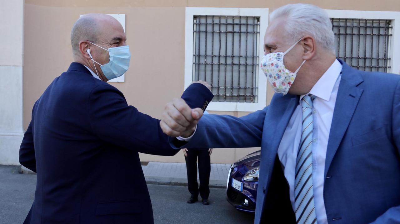 Il sindaco Salvetti sui carri armati di Giani: «Livorno ha già dato e il progetto Eni è sempre indefinito»
