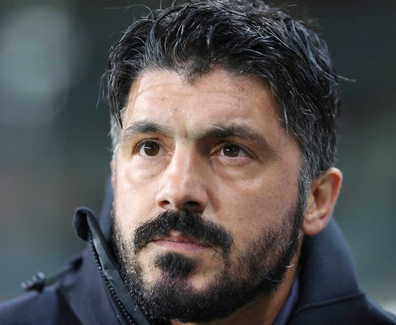 Napoli, 1’ di silenzio per la sorella di Gattuso