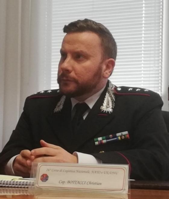 Una pistola rubata e più di un chilo di cocaina in auto: arrestati due amici 