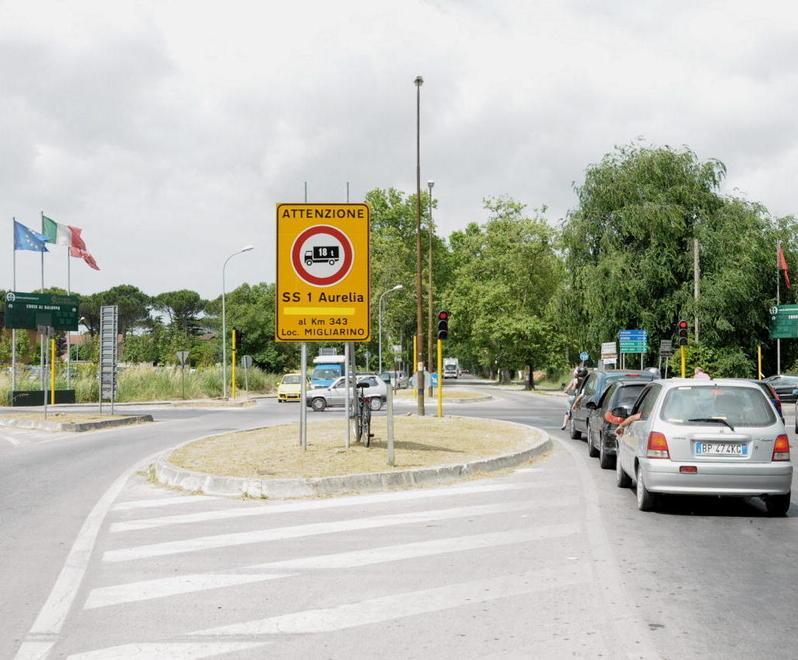 Si sblocca anche la rotonda Aurelia-viale delle Cascine 