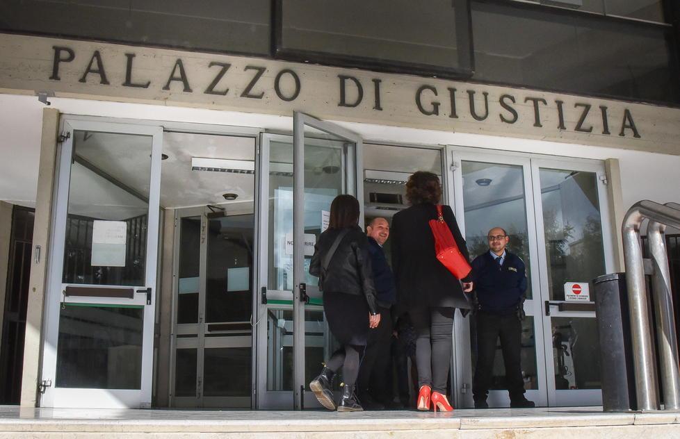 Spaccio, tre condanne e un proscioglimento 