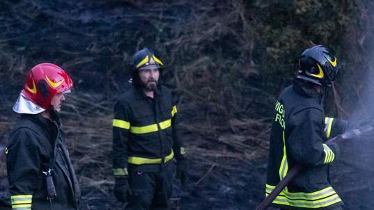 Massenzatica, pineta e dune fossili a fuoco: ora c’è una pista da seguire