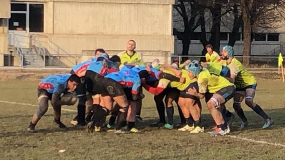 Rugby, allenamenti: ok ai passaggi ma col pallone disinfettato