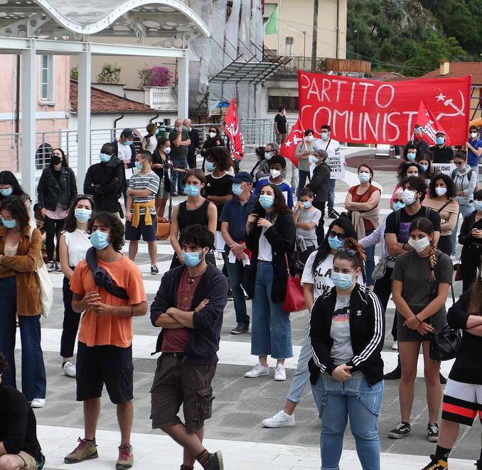 Anche a Massa la protesta per George Floyd 
