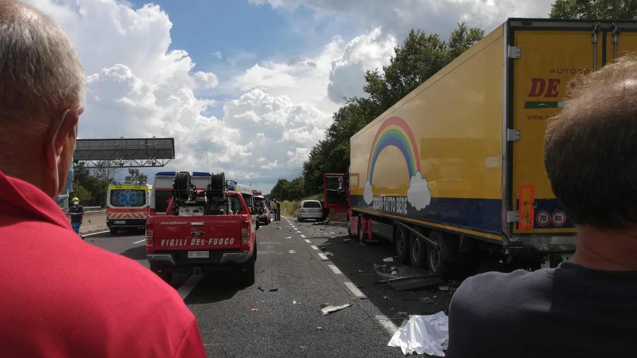 Incidente in A1, il padre arrestato: "Non riuscivo a tenere gli occhi aperti"