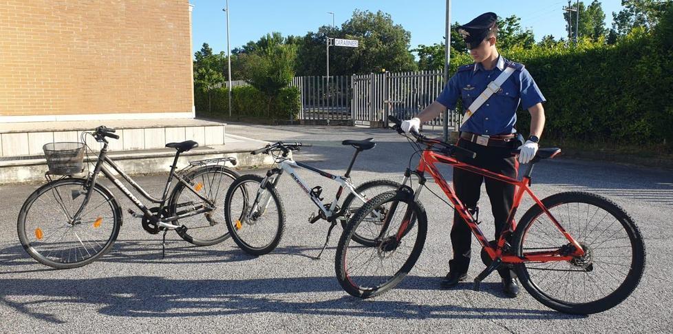 I carabinieri recuperano tre bici rubate 