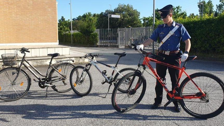 I carabinieri recuperano tre bici rubate