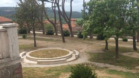 «I lavori sono fermi e il nostro Belvedere è lasciato a se stesso»