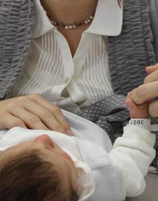 A chi è in dolce attesa si fa a distanza la visita per il parto indolore 