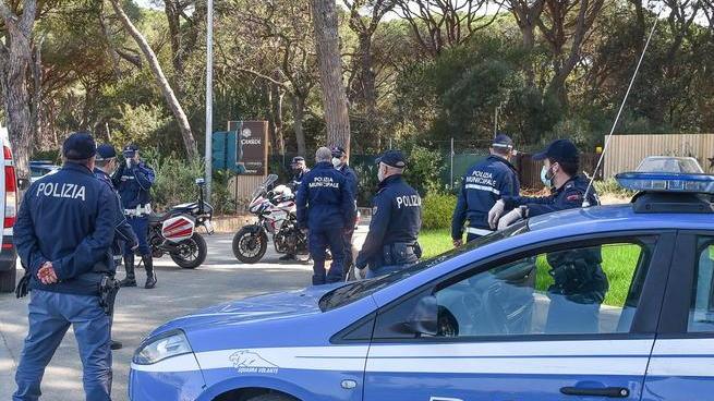 Schiamazzi in centro e passanti importunati ma doveva essere a casa