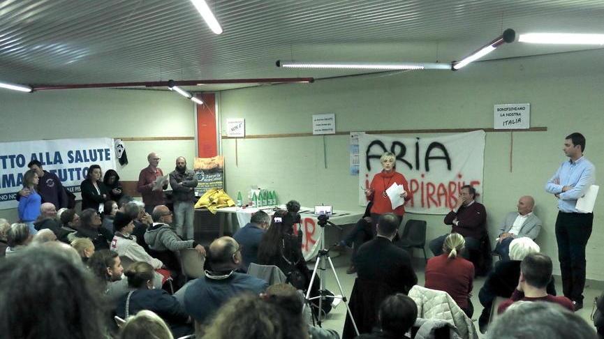 Tutti da sinistra a destra sono contro il presidente