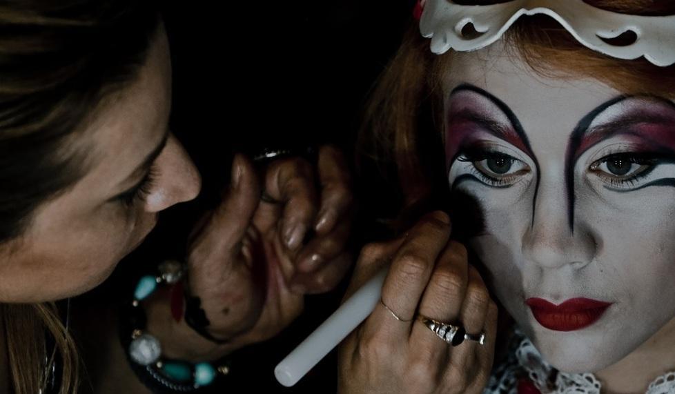 Trucco, parrucco e oggetti di scena