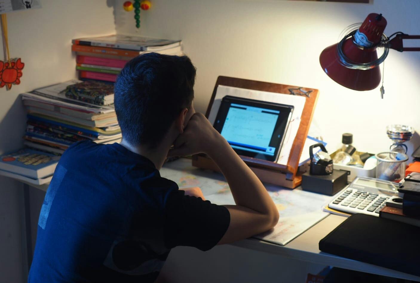 Covid-19 e attività didattica: la distanza fa male all'università