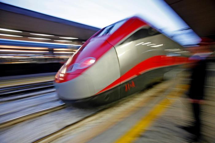 Ecco gli orari del Frecciarossa della costa, in un’ora da Roma a Capalbio e in tre da Milano alla Versilia 